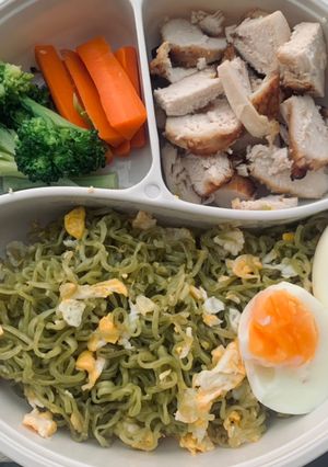รูปของ บะหมี่เส้นผักผัดไข่ สายคลีน