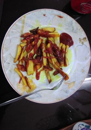 عکسی از دستور سیب زمینی ملیکا پز🍟😌