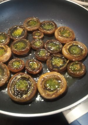 Foto principal de Champiñones portobello u otro con aceite, ajo y perejil