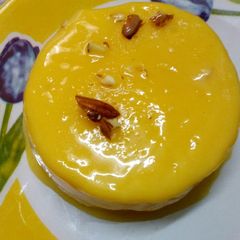 A picture of Mango ice cream.