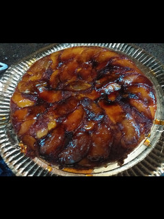 Una foto de Torta invertida de manzana