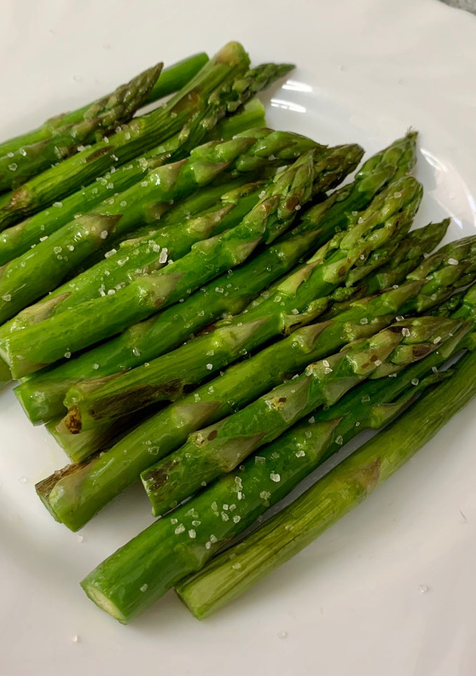 Una foto de Espárragos trigueros a la plancha perfectos!!