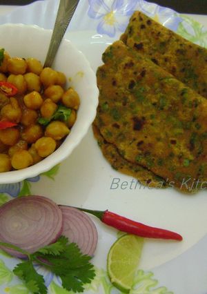 A picture of Spring Onion Paratha.