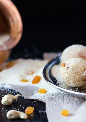 A picture of Rava Laddoo.