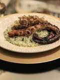 Polvo com risoto de limão siciliano e alho poró crocante