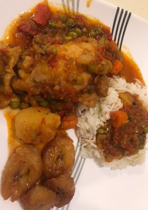 Una foto de Pollo guisado