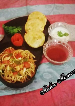 A picture of Chicken chinees Round parcel Samosa.
