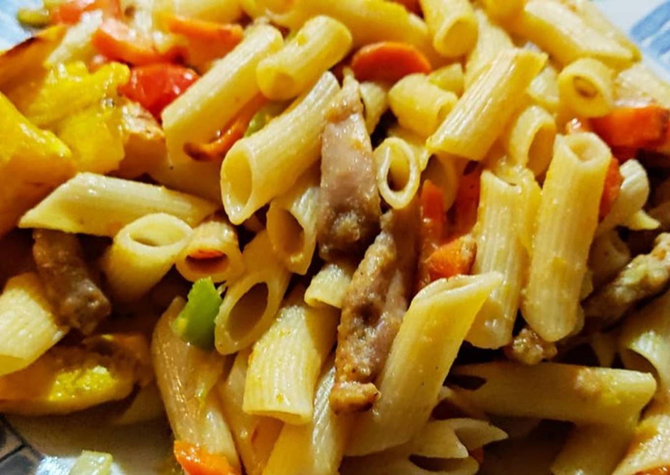 Macarrones con pollo y verduras