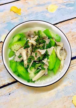 Hình của món Mướp Khía Xào Nấm Bào Ngư.