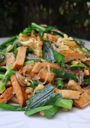 護肝升陽的-韭菜豆干絲冬粉炒蛋 的食譜成品照片