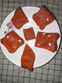 தேங்காய் முந்திரி கேக் (Munthiri cake recipe in tamil) செய்முறை முக்கிய புகைப்படம்