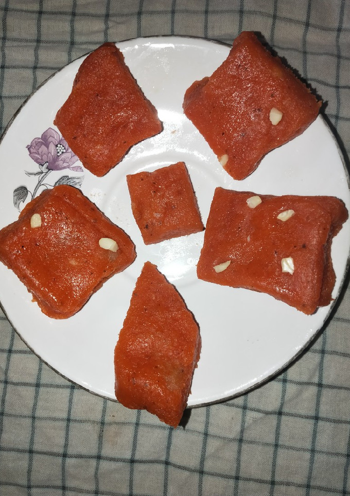 தேங்காய் முந்திரி கேக் (Munthiri cake recipe in tamil) செய்முறை முக்கிய புகைப்படம்