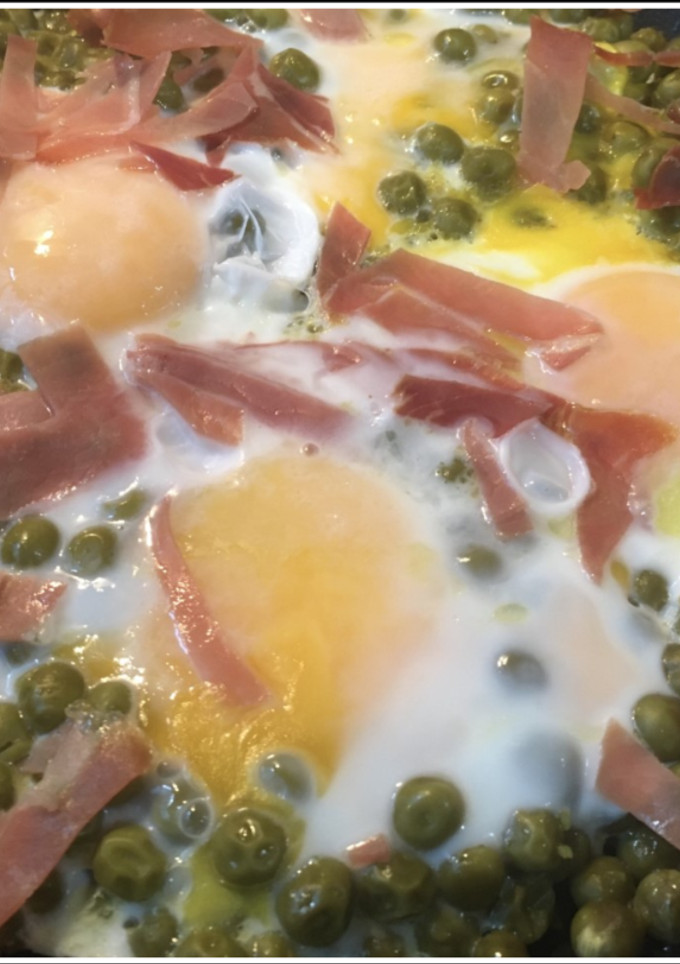 Una foto de Colchón de arvejas con huevo