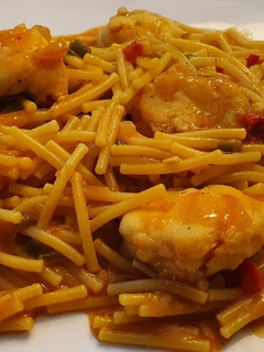 Una foto de Fideos con rape