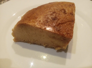 Una foto de Flan de huevos y turrón de almendras al Microondas