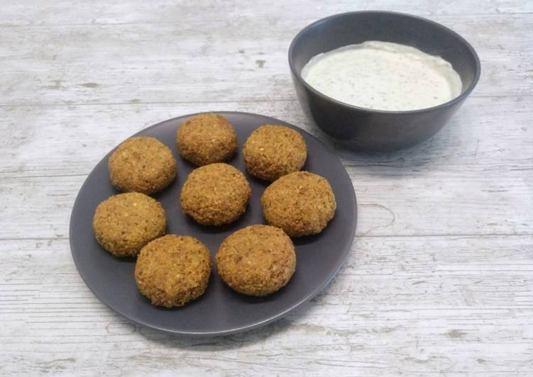 Faláfel con salsa de yogur