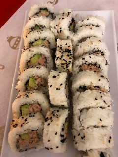 Una foto de Sushi express de atún