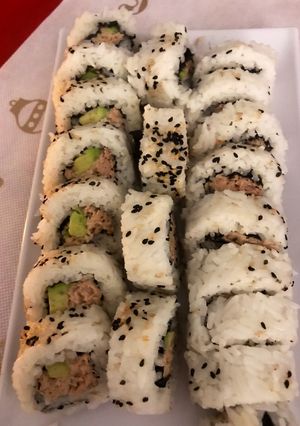 Una foto de Sushi express de atún