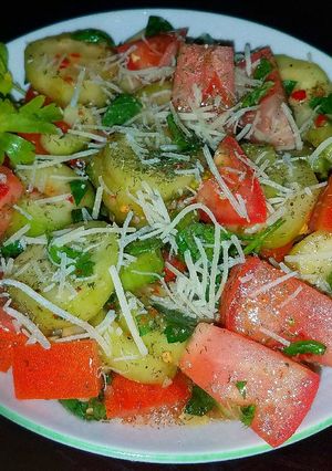 A picture of Mike's 3 Minute Tangy Garden Side Salad.