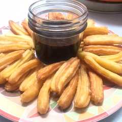 Churros Sauce Coklat রেসিপির প্রধান ছবি