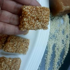 A picture of Til ki chikki.