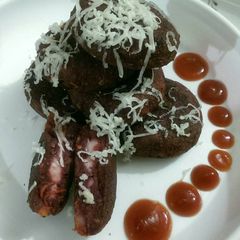 A picture of Cheesy Beetroot cutlet.