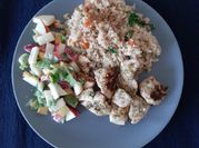 Una foto de ensalada de mango manzana