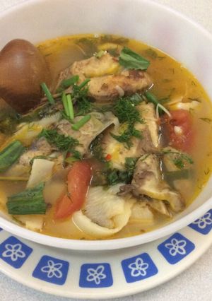 Hình của món Cá tầm nấu canh măng chua.