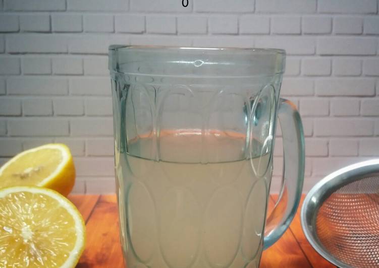 Cara Gampang Menyiapkan Jus lemon hangat, Enak Banget