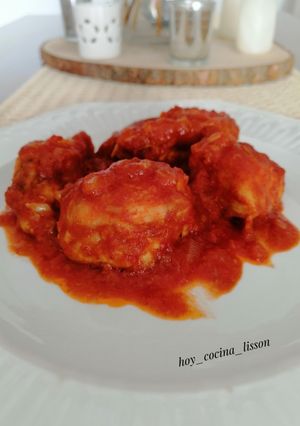 Una foto de Pollo con tomate