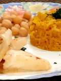 Abadejo con timbal de arroz y garbanzos