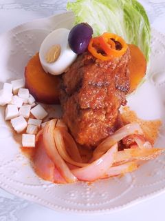 Una foto de Pescado bonito en escabeche 🐟🇵🇪