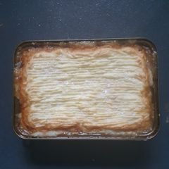 A picture of Shepherds Pie with Carrots.
