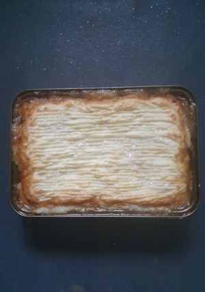 A picture of Shepherds Pie with Carrots.