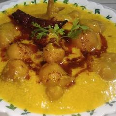 A picture of Kadi pakoda.