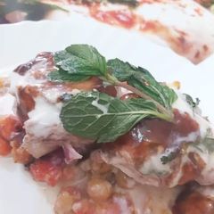 A picture of Dahi bala chana chana chat.