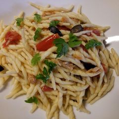 A picture of Trofie al tonno.