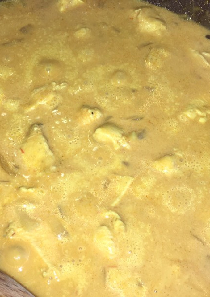 Una foto de Pollo al curry con leche de coco