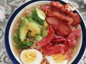 Una foto de ramen sin carne