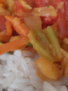 Una foto de Risotto especiado con salteado oriental de vegetales