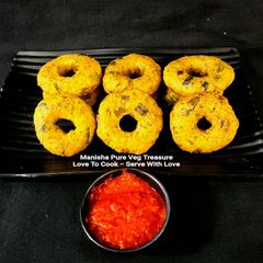 Fresh Green Chana Tuver Vada A picture of Fresh Green Chana Tuver Vada.