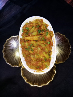 परवल आलू (Parwal Aloo recipe in hindi) रेसिपी मुख्य फोटो