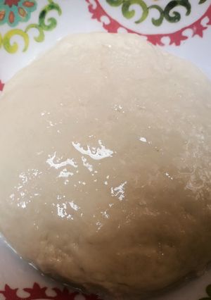 A picture of Pizza dough.