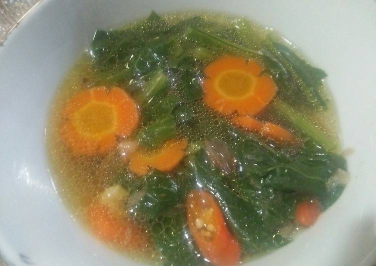 Resep Sayur Bening Sawi Wortel yang Enak Banget