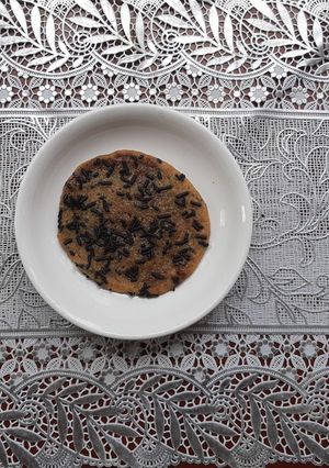 চকোলেট  স্টাফড  চকো  ক্যুকিজ (chocolatr stuffed choco cookies recipe in Bengali) রেসিপির প্রধান ছবি