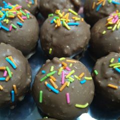 Dry fruit coconut chocolate balls A picture of Dry fruit coconut chocolate balls.