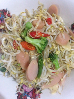 Foto resep Tumis tauge, brokoli, sosis ayam