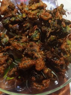 कुरकुरे पालक पकौडे (kurkure palak pakode recipe in Hindi) रेसिपी मुख्य फोटो