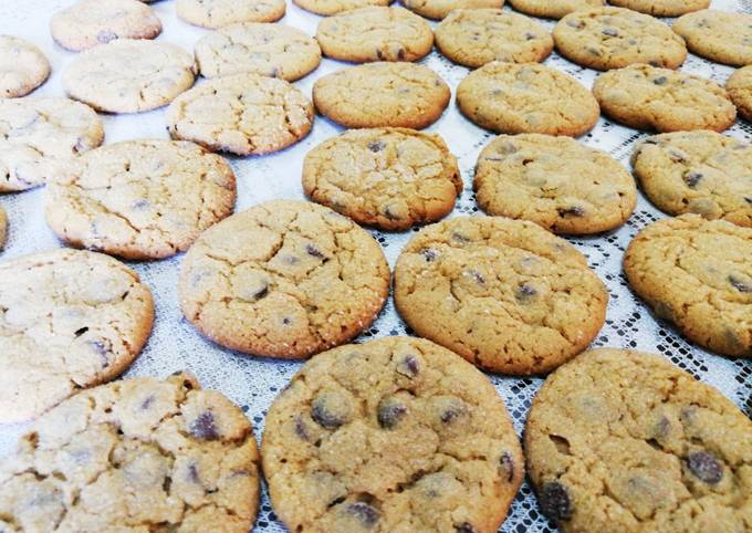 Chocolate Chip Peanut Butter Cookies