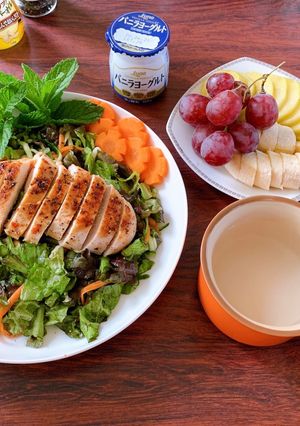 Hình của món Salad ức gà.